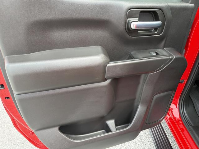 2022 Chevrolet Silverado 1500 4WD Crew Cab Short Bed Custom