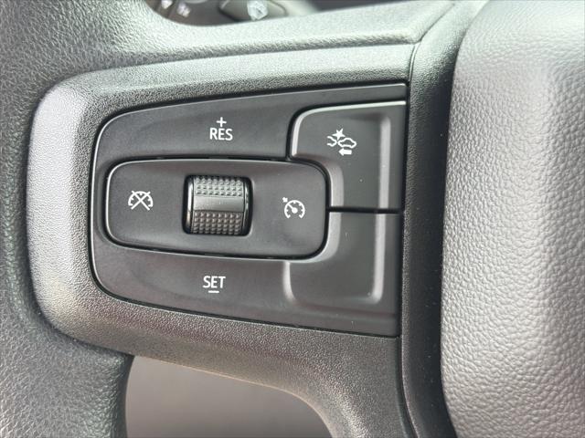 2022 Chevrolet Silverado 1500 4WD Crew Cab Short Bed Custom