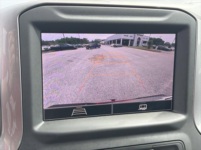 2022 Chevrolet Silverado 1500 4WD Crew Cab Short Bed Custom
