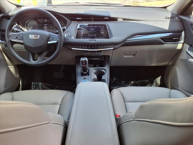 2023 Cadillac XT4 FWD Luxury