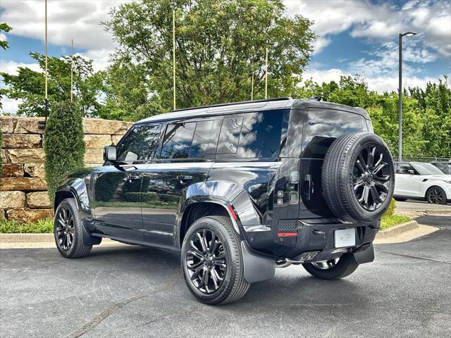 2026 Land Rover Defender P635 OCTA Black