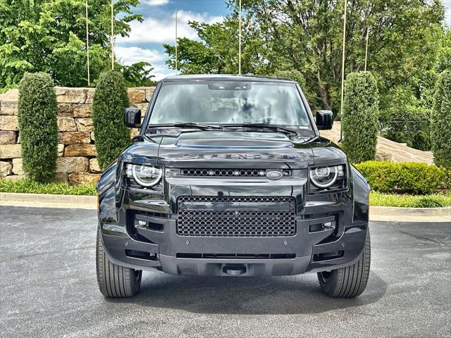 2026 Land Rover Defender P635 OCTA Black