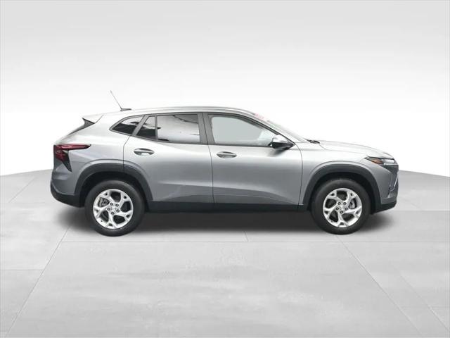 2025 Chevrolet Trax FWD LS