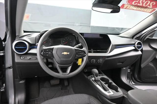 2025 Chevrolet Trax FWD LS