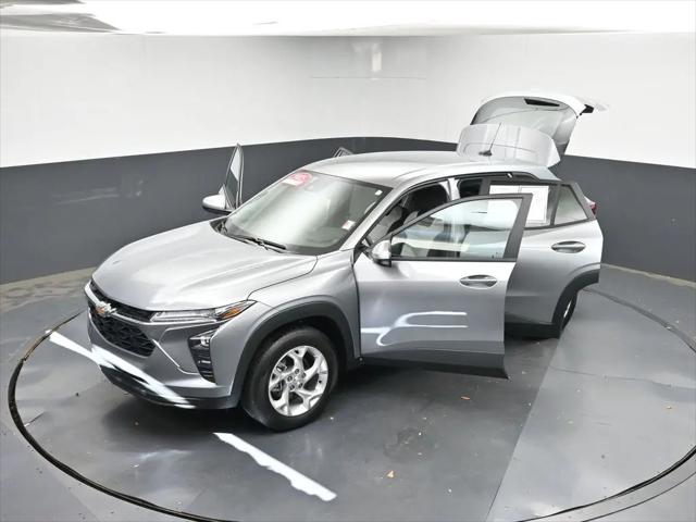 2025 Chevrolet Trax FWD LS