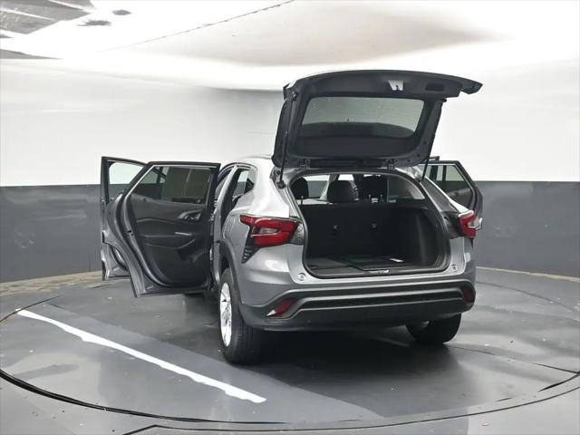 2025 Chevrolet Trax FWD LS