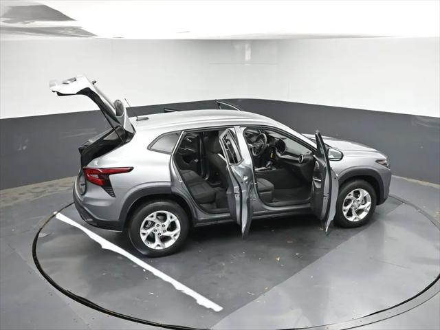2025 Chevrolet Trax FWD LS