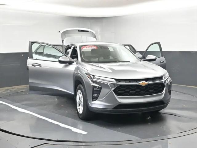 2025 Chevrolet Trax FWD LS