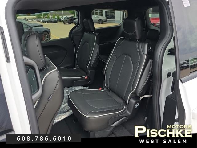 2027 Chrysler Pacifica Limited