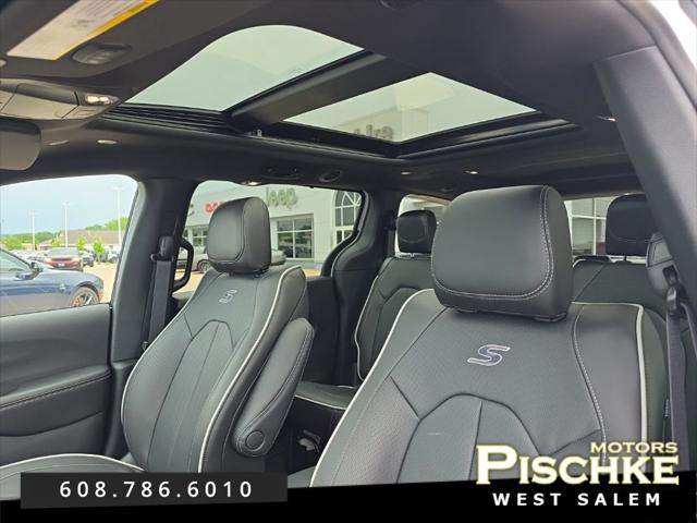 2027 Chrysler Pacifica Limited
