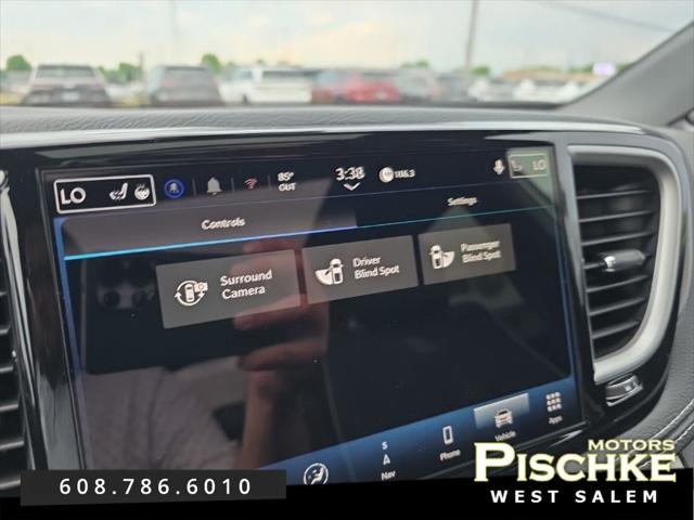 2027 Chrysler Pacifica Limited