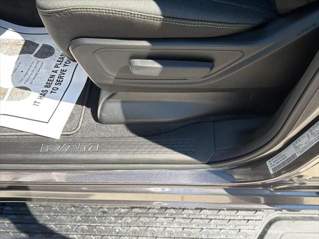 2026 Ram 1500 Express Crew Cab 4x4 57 Box