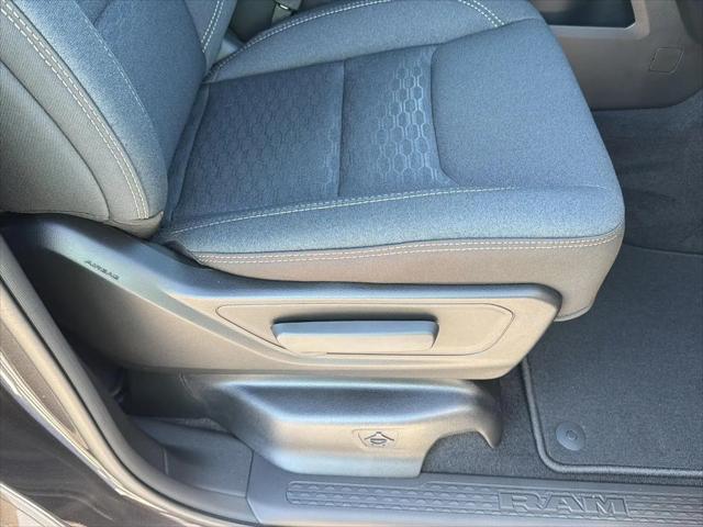 2026 Ram 1500 Express Crew Cab 4x4 57 Box
