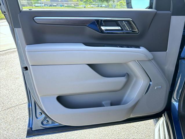 2026 Chevrolet Suburban LT, 4WD