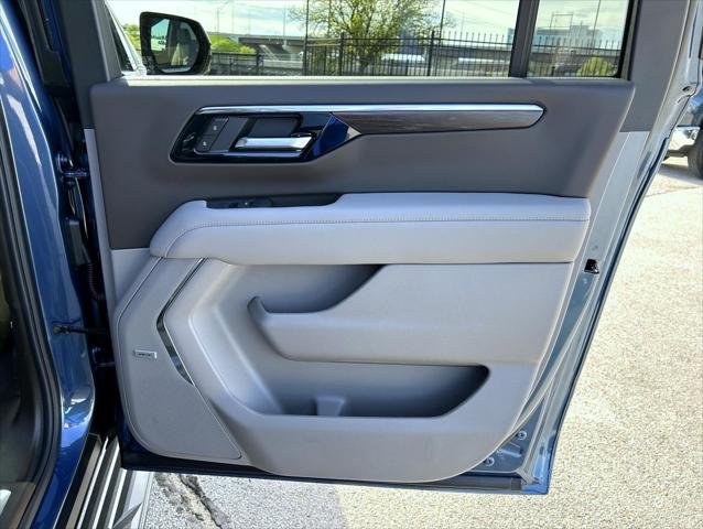 2026 Chevrolet Suburban LT, 4WD