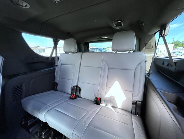 2026 Chevrolet Suburban LT, 4WD