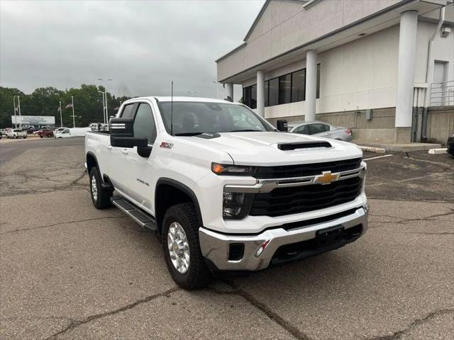 2024 Chevrolet Silverado 2500HD 4WD Double Cab Standard Bed LT for sale in Topeka, KS