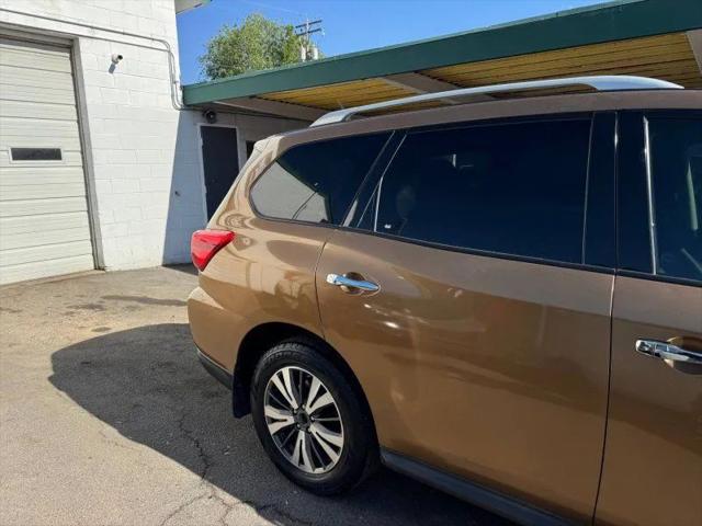 2017 Nissan Pathfinder SV