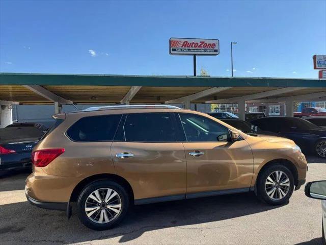 2017 Nissan Pathfinder SV