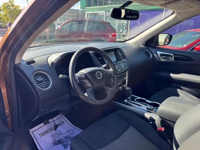 2017 Nissan Pathfinder SV