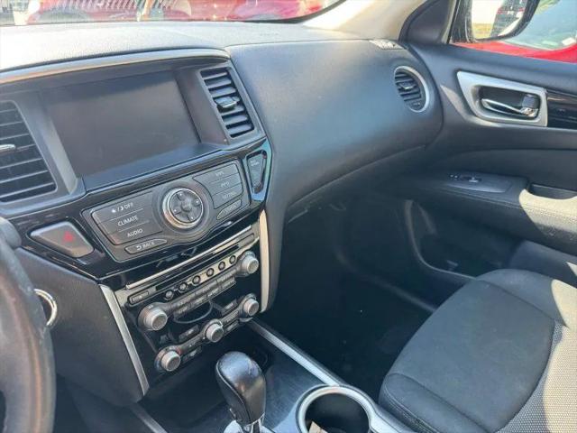 2017 Nissan Pathfinder SV