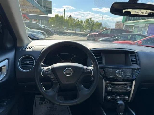 2017 Nissan Pathfinder SV
