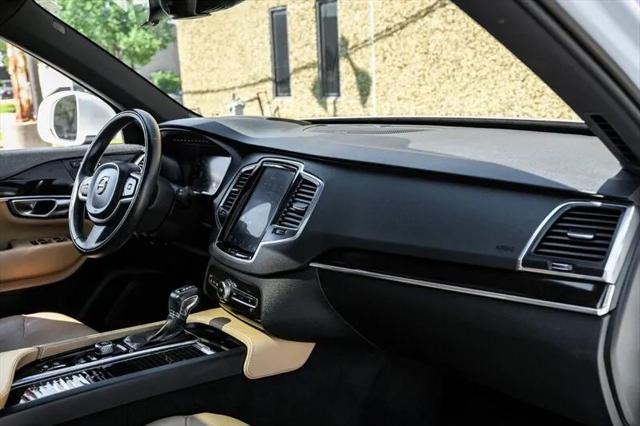 2019 Volvo XC90 T6 Momentum