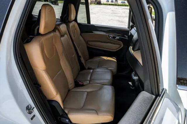 2019 Volvo XC90 T6 Momentum