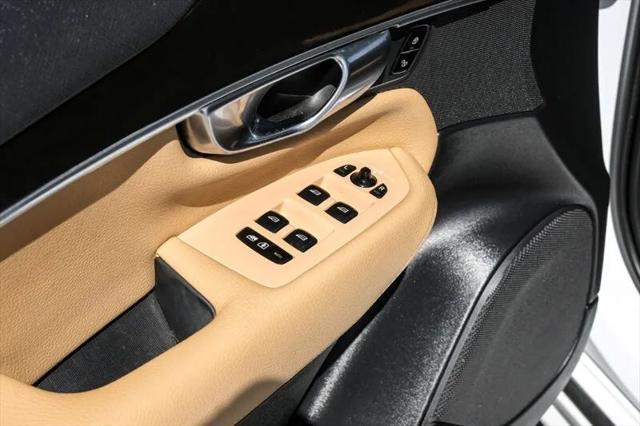 2019 Volvo XC90 T6 Momentum