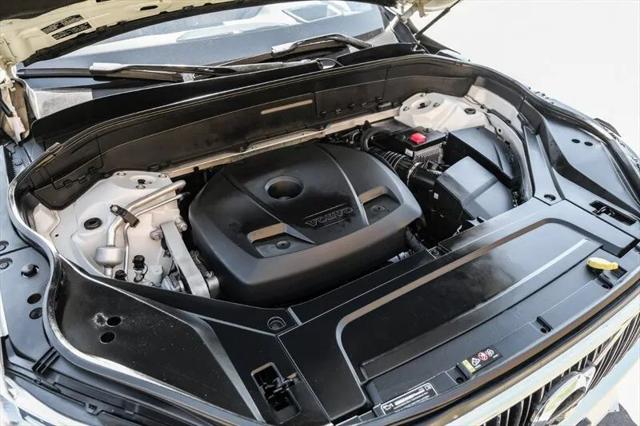 2019 Volvo XC90 T6 Momentum