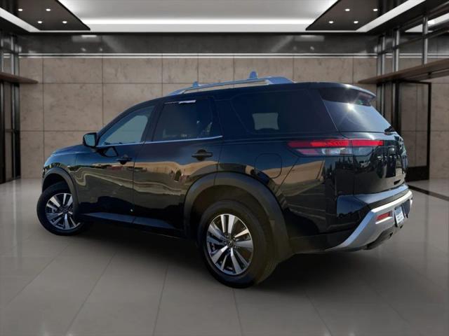 2023 Nissan Pathfinder SL 4WD