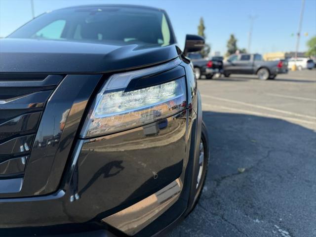 2023 Nissan Pathfinder SL 4WD