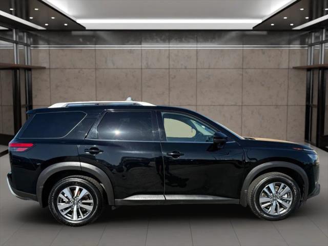 2023 Nissan Pathfinder SL 4WD
