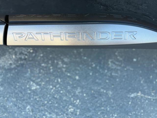 2023 Nissan Pathfinder SL 4WD