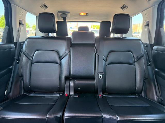 2023 Nissan Pathfinder SL 4WD