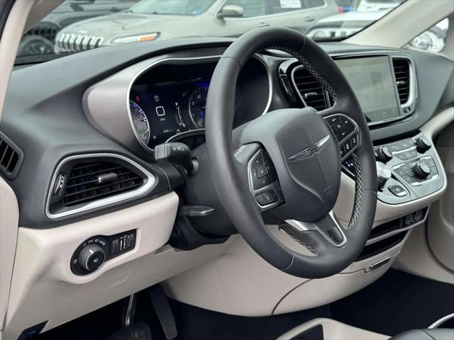 2023 Chrysler Pacifica Touring L 2023 Chrysler Pacifica Touring L