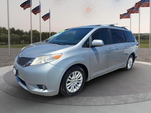 2016 Toyota Sienna XLE 8 Passenger