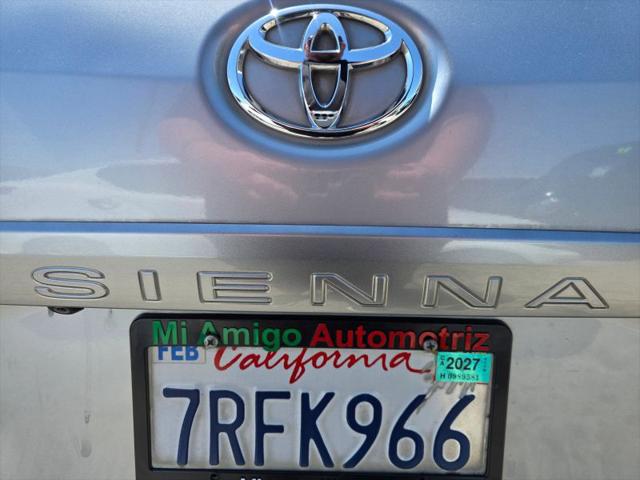2016 Toyota Sienna XLE 8 Passenger