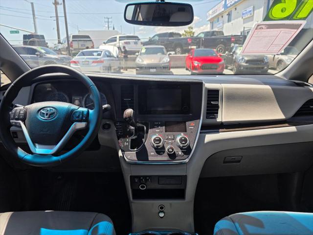 2016 Toyota Sienna XLE 8 Passenger