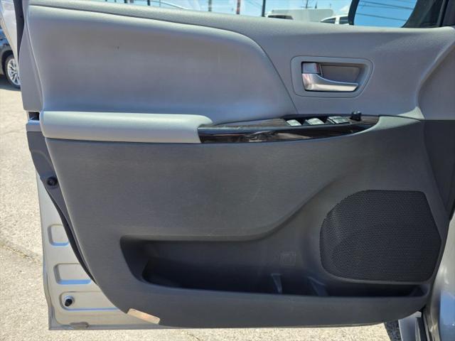 2016 Toyota Sienna XLE 8 Passenger
