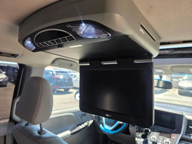 2016 Toyota Sienna XLE 8 Passenger