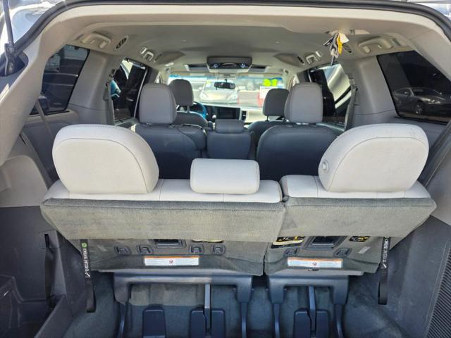 2016 Toyota Sienna XLE 8 Passenger
