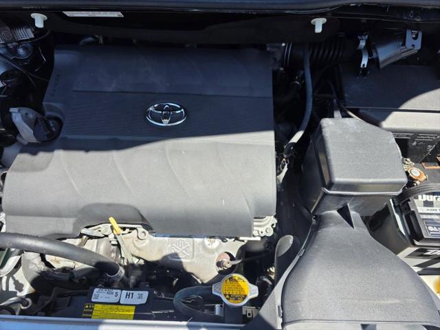 2016 Toyota Sienna XLE 8 Passenger
