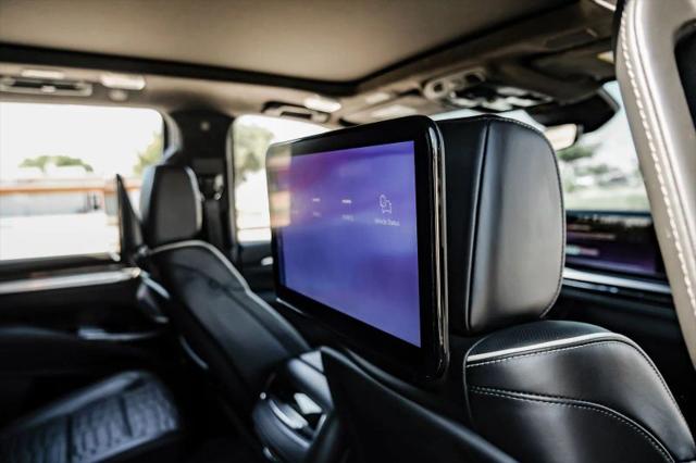 2025 Cadillac Escalade Sport Platinum