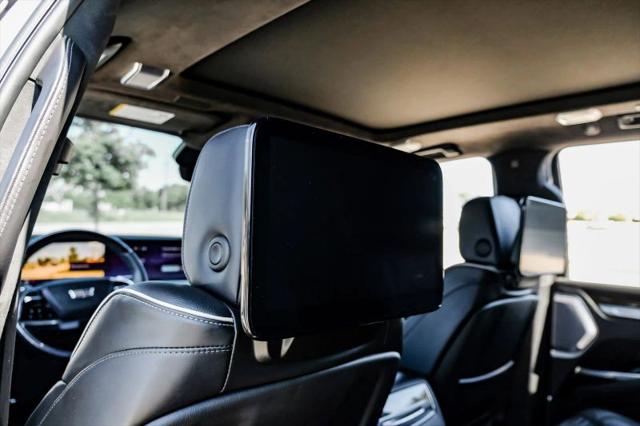 2025 Cadillac Escalade Sport Platinum