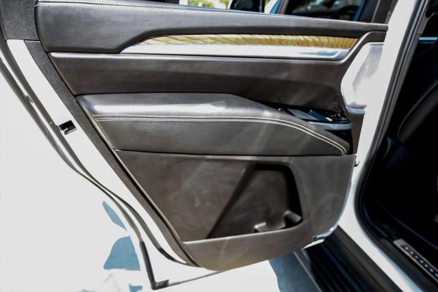 2025 Cadillac Escalade Sport Platinum