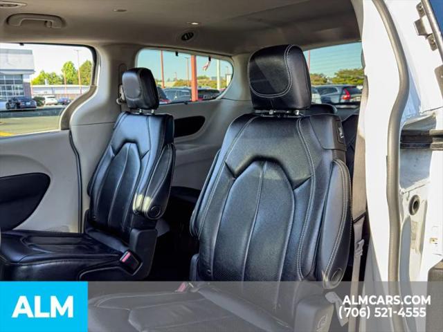 2022 Chrysler Pacifica Touring L