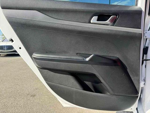 2022 Kia K5 LXS