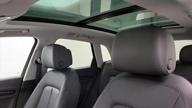 2020 Audi Q5 Titanium Premium 45 TFSI quattro S tronic