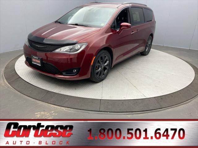 2020 Chrysler Pacifica Touring L for sale in Rochester, NY